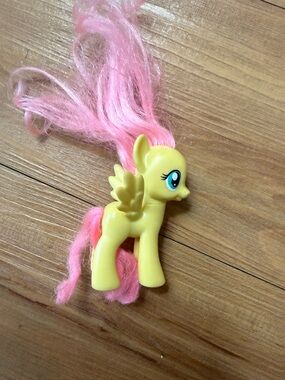 My Little Pony fluttershy figure